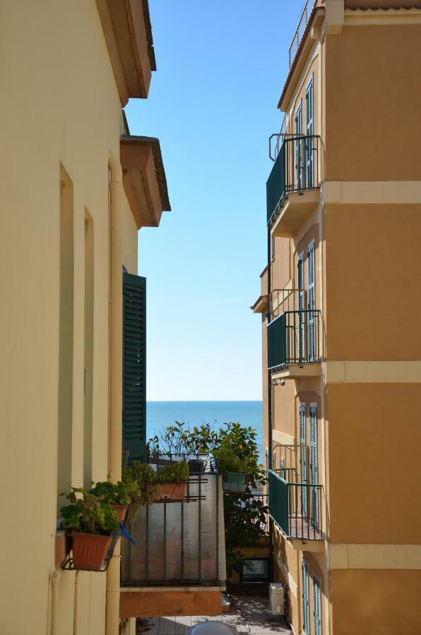 Holidayhouse Ostia - Maestrale Exteriör bild